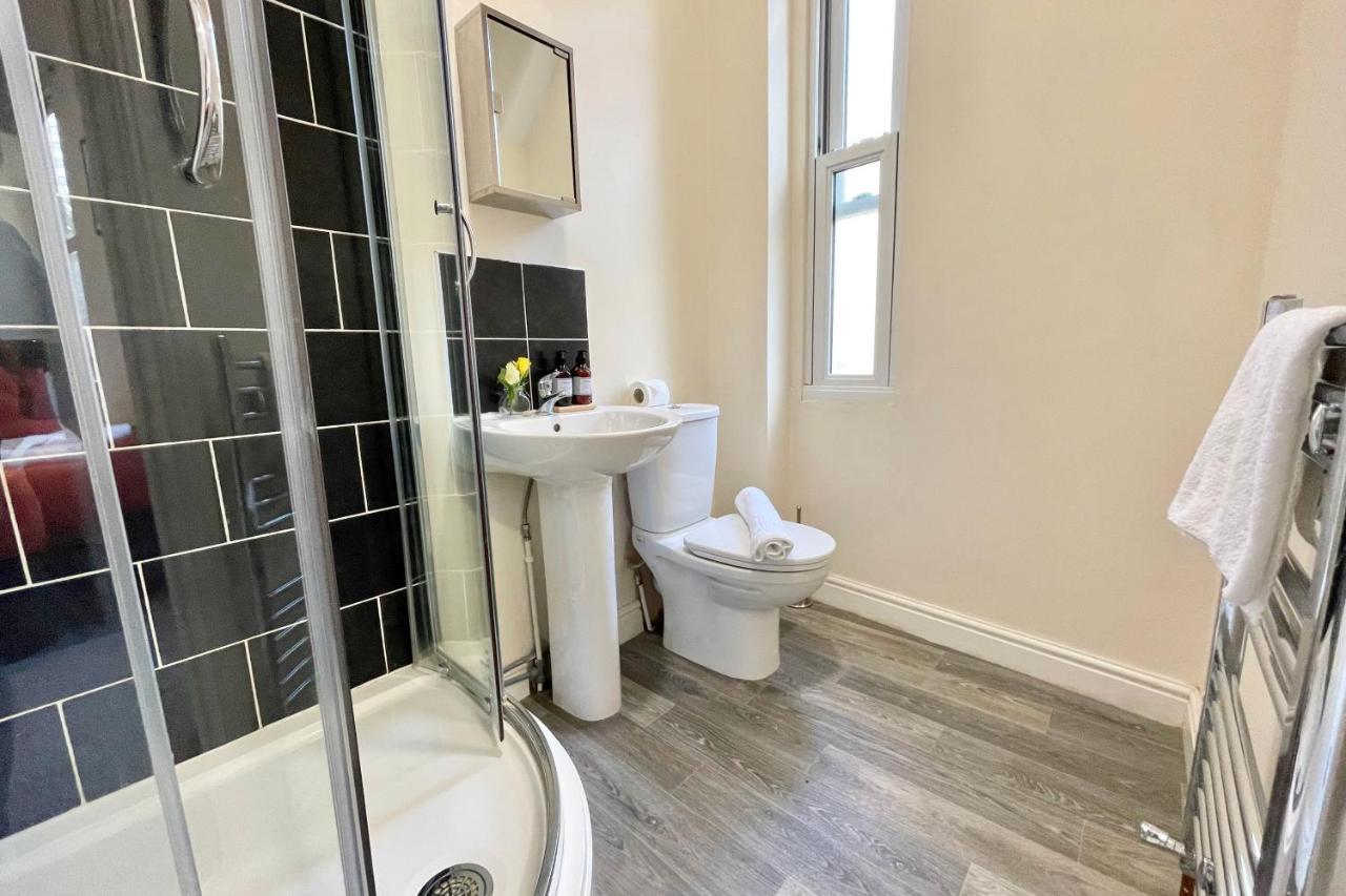 Apartment Charming 2 Mins Walk To Belgrade Theatre